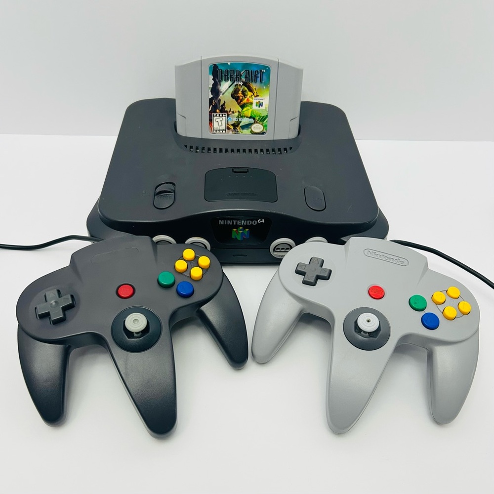 Nintendo 64 Console w/ 2 controllers & a game (Dark Rift)